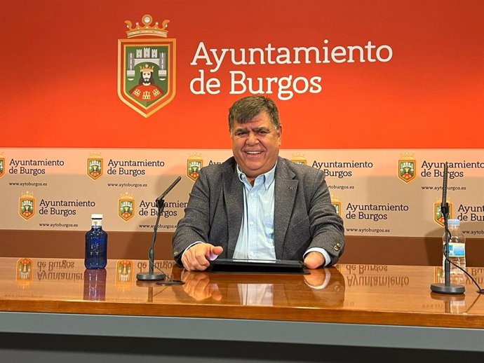 El concejal de Urbanismo, Manuel Manso, en la rueda de prensa