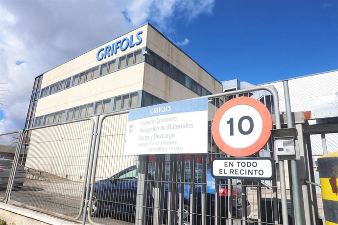 Archivo - Fachada de la sede de Grifols, a 9 de marzo de 2023, en Coslada (Madrid). Especializada en el sector farmacéutico y hospitalario, Grifols es una compañía global líder en el sector de la salud dedicada al desarrollo de medicamentos derivados de