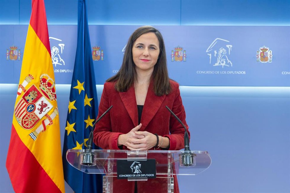 La secretaria general de Podemos, Ione Belarra, durante una rueda de prensa anterior a la Junta de Portavoces, a 9 de enero de 2024, en Madrid (España).