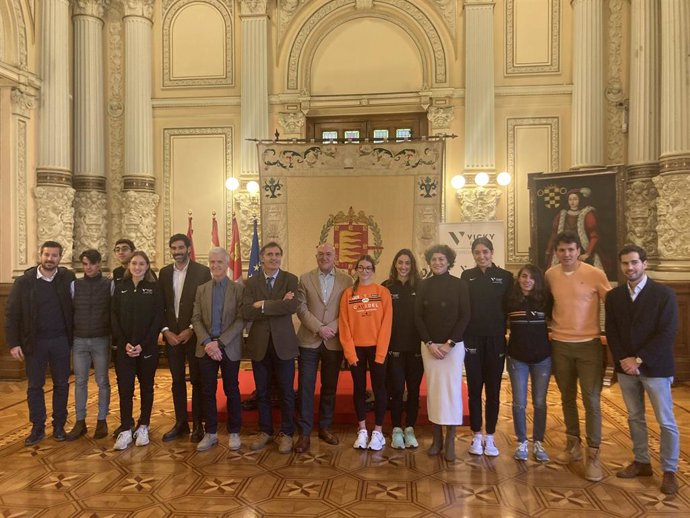 Carnero, en la recepción del equipo 'Vicky Foods Athletics'.