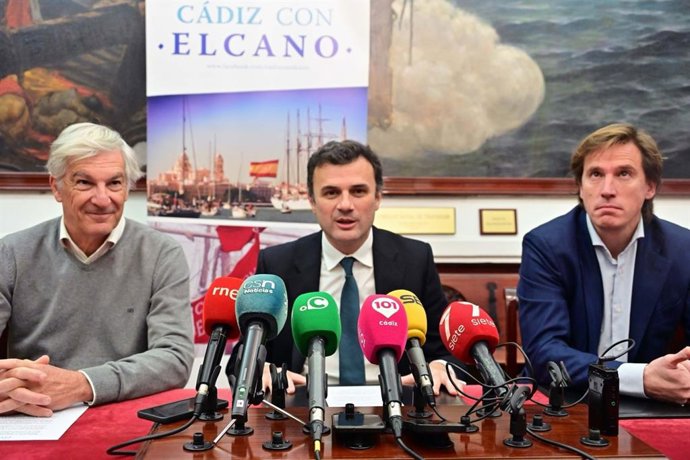 El alcalde de Cádiz presentando los actos con motivo de la salida de Elcano.