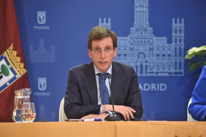 El alcalde de Madrid, José Luis Martínez Almeida, ofrece una rueda de prensa tras la Junta de Gobierno, en el Palacio de Cibeles