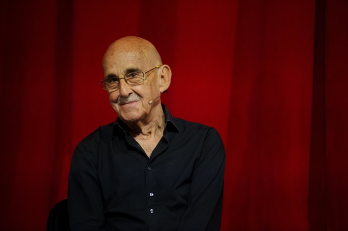 Archivo - El dramaturgo José Sanchis Sinisterra en una imagen de archivo. 