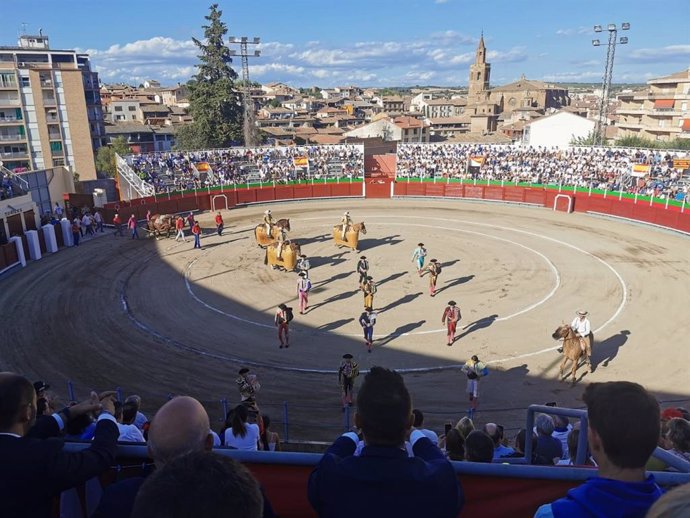 Plaza de toros de Barbastro (Huesca).