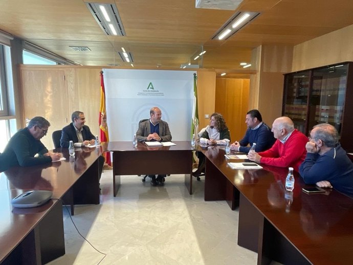El delegado Óscar Curtido en Guadalcacín.