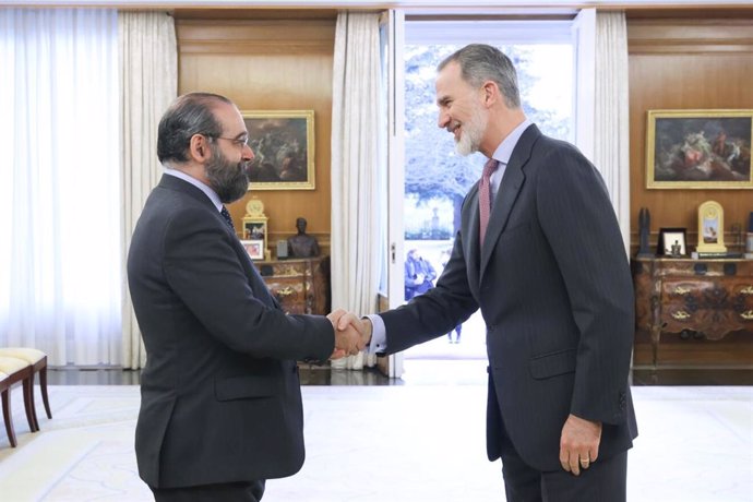 El Rey recibe a los miembros del Patronato del CEU por el 90 aniversario de la institución educativa