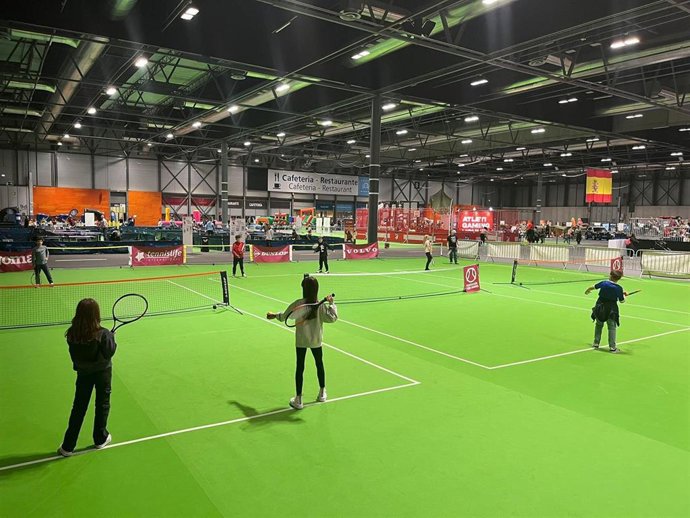 Mini pistas de tenis en Juvenalia.