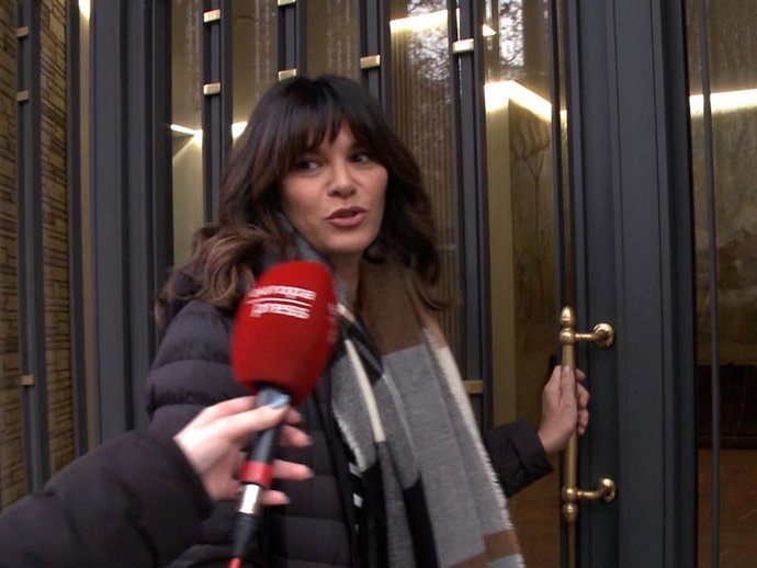 FABIOLA MARTÍNEZ REGRESA A CASA Y SE PRONUNCIA SOBRE EL COMUNICADO DE GABRIELA GUILLÉN