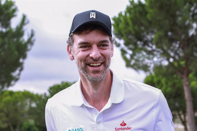 Archivo - Pau Gasol, former basket player of Spain looks on during an act of Gasol Foundation at Santander Golf Club on September 18, 2023, in Boadilla del Monte, Madrid, Spain.