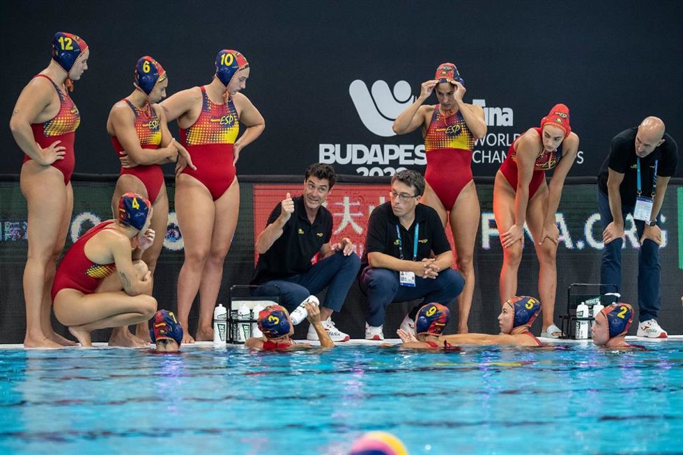 Miki Oca, seleccionador español de waterpolo femenino.