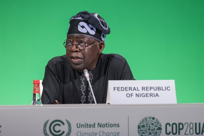 Archivo - HANDOUT - 02 December 2023, United Arab Emirates, Dubai: Nigerian President Bola Ahmed Tinubu speaks during the Africa Green Industrialization session at the United Nations Climate Change Conference (COP28). Photo: Christophe Viseux/COP28/dpa 