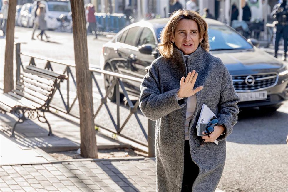 La vicepresidenta tercera y ministra para la Transición Ecológica y el Reto Demográfico, Teresa Ribera, a su llegada a la reunión de la Comisión Ejecutiva Federal del PSOE, en la sede del PSOE en Ferraz, a 8 de enero de 2024, en Madrid (España).