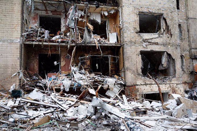 January 3, 2024, Kyiv, Ukraine: KYIV, UKRAINE - JANUARY 3, 2024 - An apartment building in the Solomianskyi district lies in ruins after the Russian missile attack on Tuesday, January 2, Kyiv, capital of Ukraine.