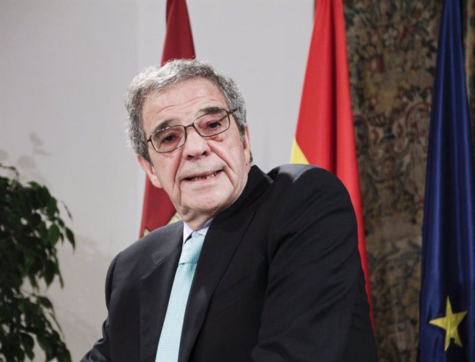 Archivo - L'expresident de Telefónica i de Tabacalera, César Alierta