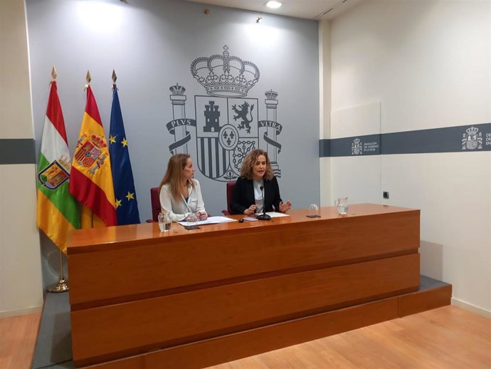 La delegada del Gobierno en La Rioja, Beatriz Arraiz, ha presentado el balance provisional de los siniestros registrados en las carreteras riojanas interurbanas junto a la jefa provincial de Tráfico, Beatriz Zúñiga