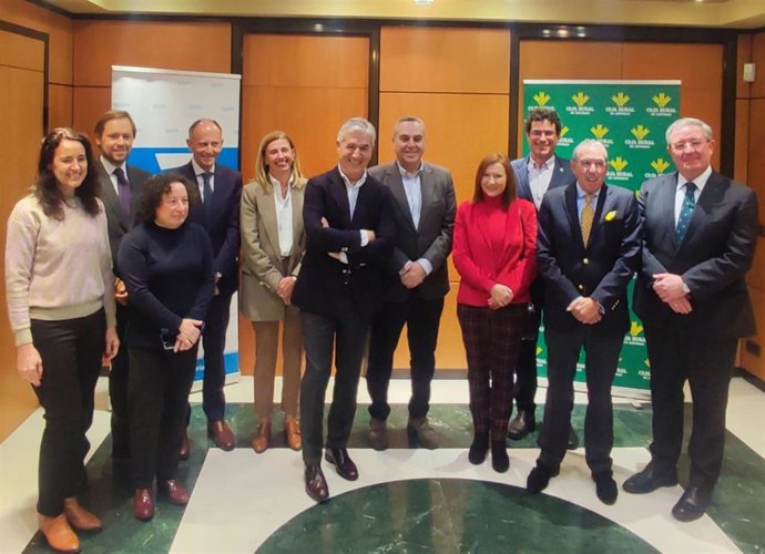 Presentación en la sede de Caja Rural de Asturias de la XV edición del programa 'Mentoring' organizado por Compromiso Asturias XXI