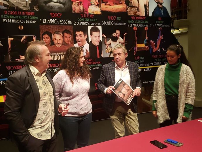 El director del Juan Bravo, Marco Costa, la música Cristina Ortiz, el diputado de Cultura, Chema Bravo y la cantante Isabel Aaiún