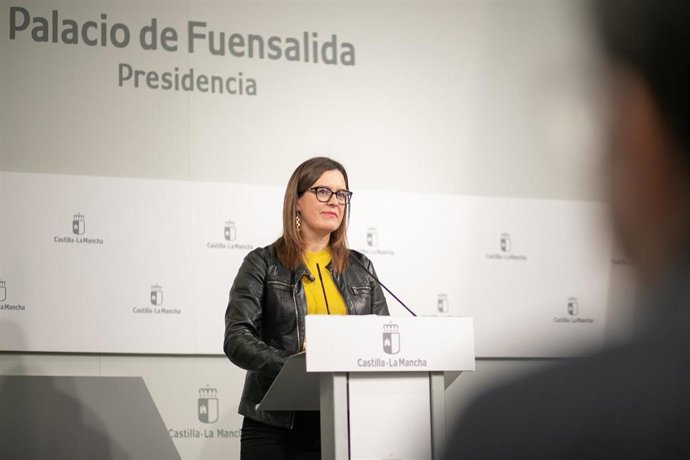 La consejera Portavoz del Gobierno regional, Esther Padilla, comparece en rueda de prensa.