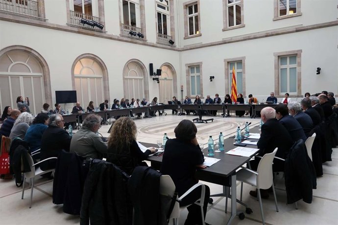 Este jueves se ha celebrado la 8 reunión de la Comisión de seguimiento del Pacto contra la Segregación en el Parlament