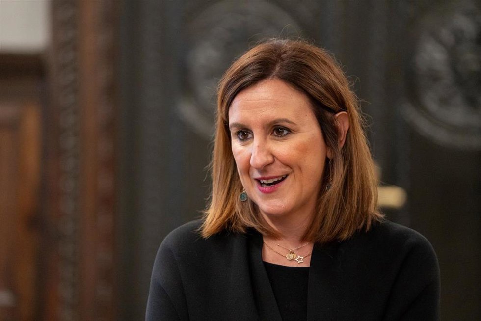 La alcaldesa de Valncia, María José Catal, ofrece declaraciones a los medios