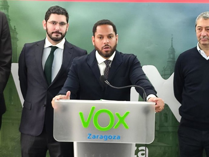 Archivo - El secretario general de VOX, Ignacio Garriga, en la sede de Zaragoza