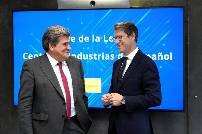 El ministro para la Transformación Digital y de la Función Pública, José Luis Escrivá, y el presidente del Gobierno de La Rioja, Gonzalo Capellán