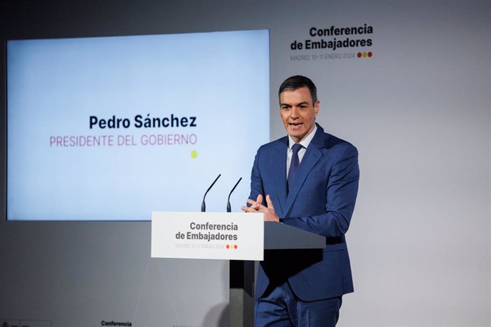 El presidente del Gobierno, Pedro Sánchez, inaugura la VIII Conferencia de Embajadores, en la sede del Ministerio de Asuntos Exteriores, Unión Europea y Cooperación, a 10 de enero de 2024, en Madrid (España). El principal objetivo del encuentro es analiza