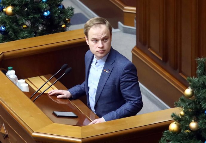 Archivo - January 15, 2020, Kyiv, Ukraine: KYIV, UKRAINE - JANUARY 15, 2020 - MP Yaroslav Yurchyshyn stands at the rostrum in the Debating Chamber of the Verkhovna Rada of Ukraine.