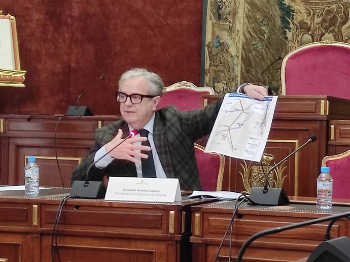 Salvador Fuentes muestra la propuesta de transporte energético que demanda para Córdoba.