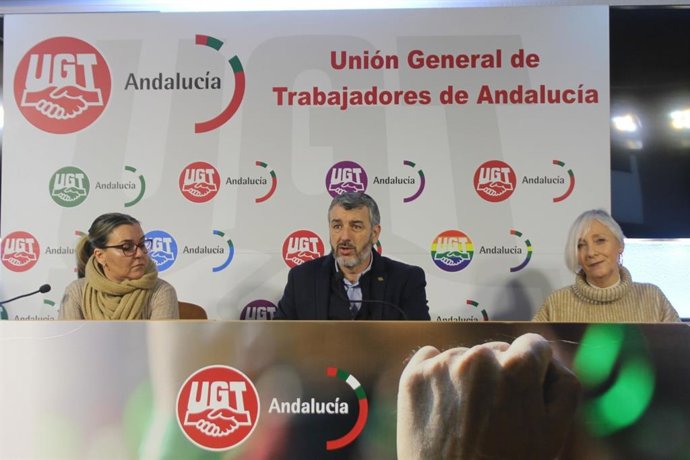 El secretario general de UGT Andalucía, Oskar Martín, durante el desayuno informativo ofrecido para explicar los objetivos sindicales para 2024.