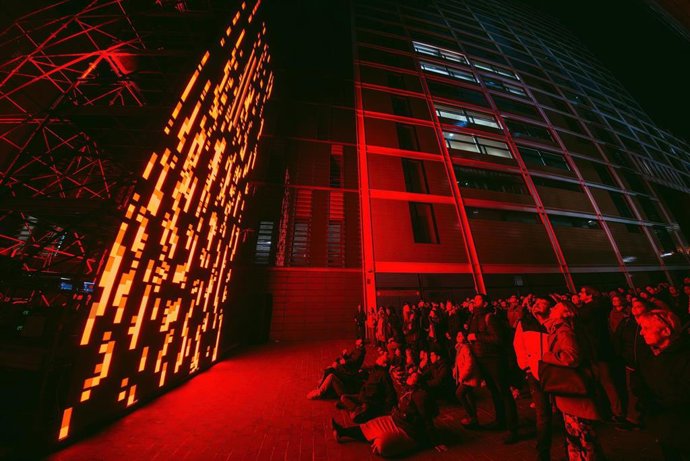 Archivo - Imagen de una de las instalaciones del Llum BCN 2023.