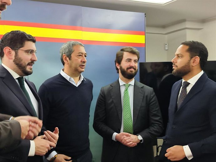 El secretario general de VOX, Ignacio Garriga, en la sede de Zaragoza