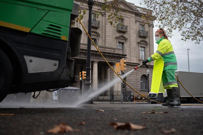 Dispositivo de riego y limpieza con agua freática en Barcelona.