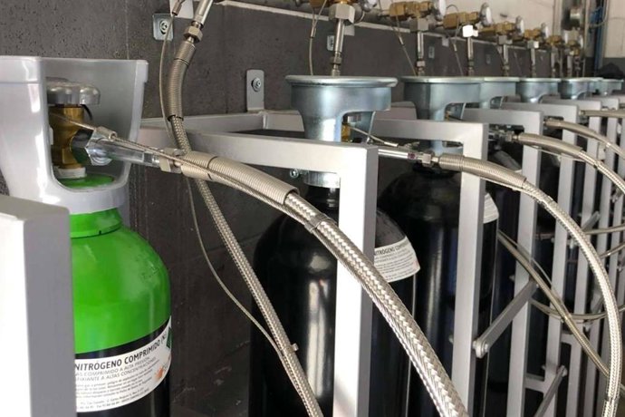 Suministro de dióxido de carbono empleado en la industria alimentaria.