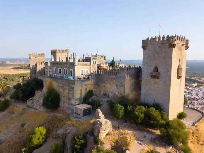 Castillo de Almodóvar, miembro de la Red Nacional de Castillos y Palacios.