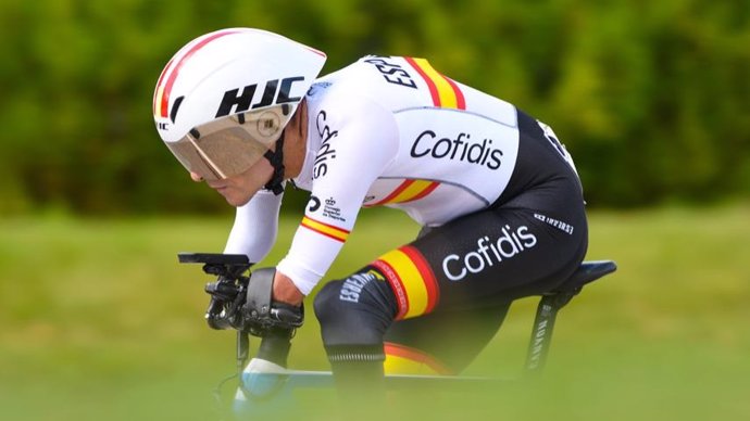 Archivo - El ciclista español Ricardo Ten durante una competición.