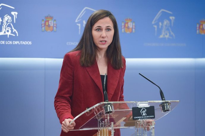 La secretaria general de Podemos, Ione Belarra, durante una rueda de prensa anterior a la Junta de Portavoces, a 9 de enero de 2024, en Madrid (España).