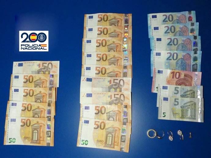 Dinero que portaba la mujer detenida en Salamanca