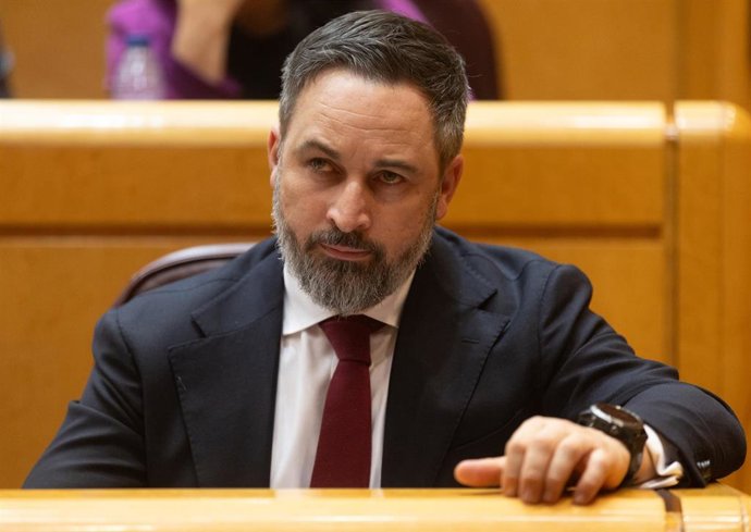 El líder de VOX, Santiago Abascal, durante un pleno del Congreso de los Diputados, en el Palacio del Senado, a 10 de enero de 2024, en Madrid (España).
