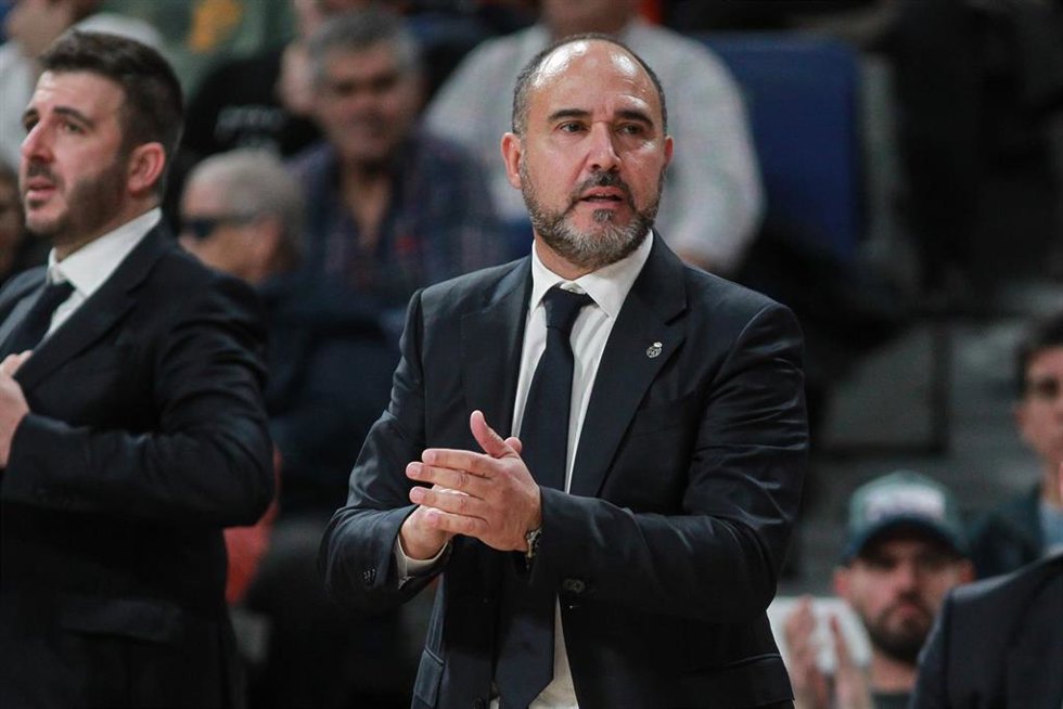 Archivo - Chus Mateo, entrenador del Real Madrid.