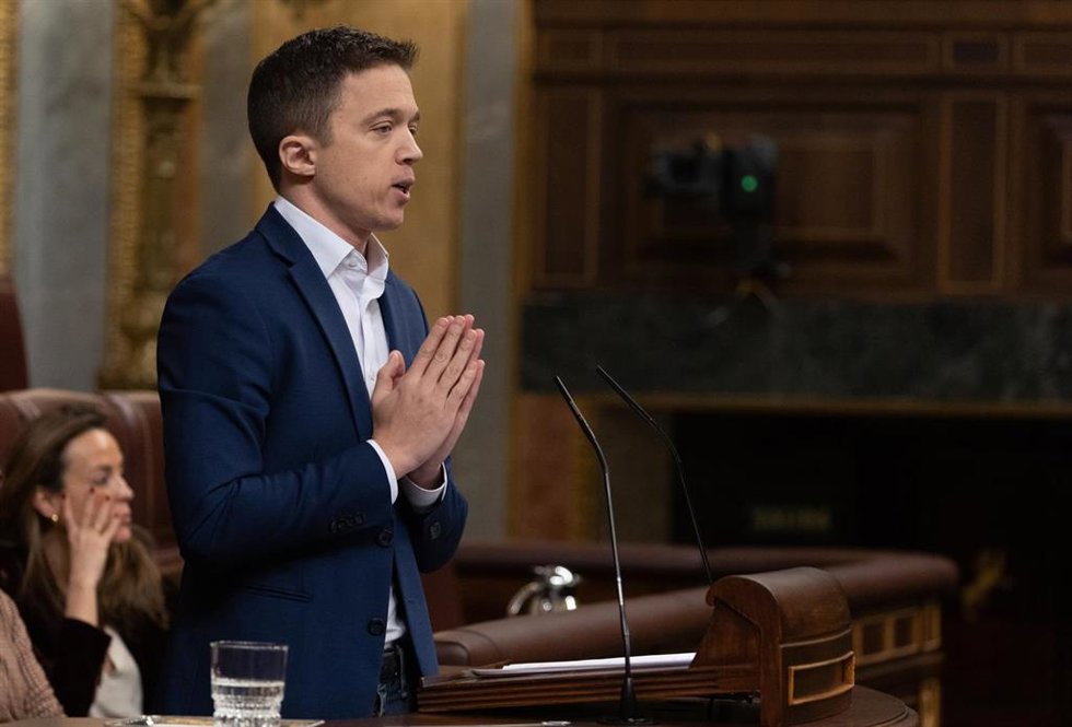 El líder de Más País, Iñigo Errejón, interviene durante un pleno en el Congreso de los Diputados, a 20 de diciembre de 2023, en Madrid (España).
