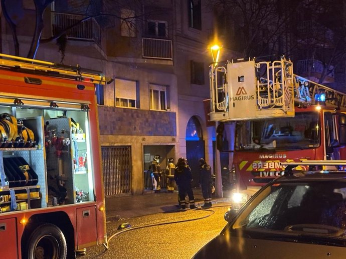 Incendio extinguido en un piso del Eixample de Barcelona.