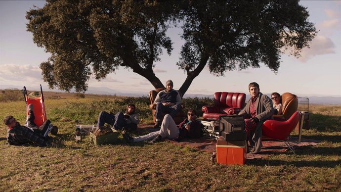 ZOO lanza 'Epíleg', su último tema que recorre los diez años de historia de la banda con el "icónico" 'monet'