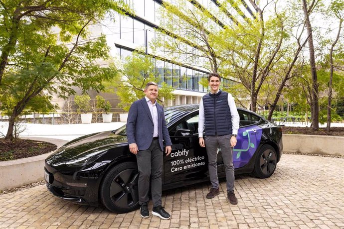 Juan Barbolla, director financiero de Cabify (izq), y Roberto Albaladejo, responsable de BBVA Stark (dcha)