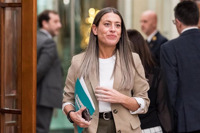 La diputada y portavoz de Junts en el Congreso, Miriam Nogueras, durante un pleno en el Congreso de los Diputados, a 19 de diciembre de 2023, en Madrid (España)