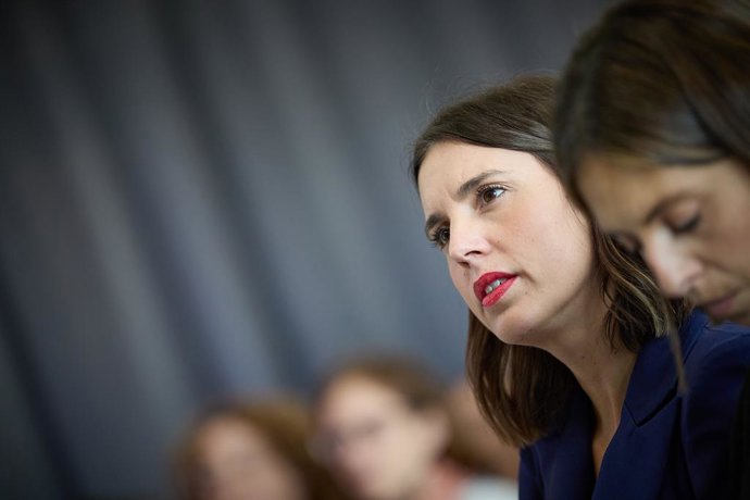 Archivo - La ministra de Igualdad en funciones, Irene Montero, durante la inauguración de las jornadas sobre corresponsabilidad y cuidados, en el Círculo de Bellas Artes, a 30 de octubre de 2023, en Madrid (España). Organizadas por Comisiones Obreras, l