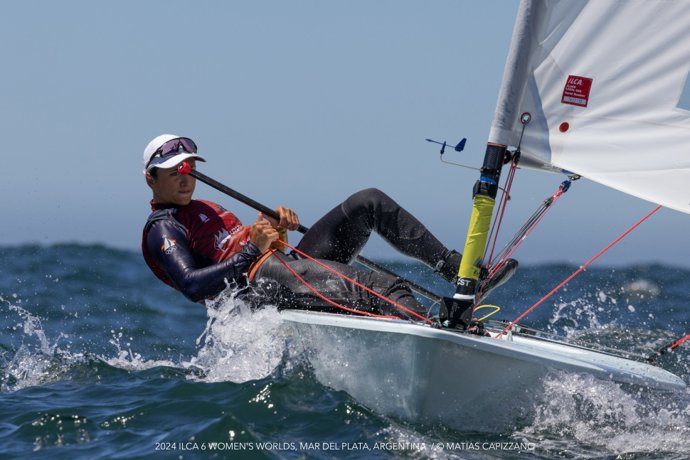 La deportista Ana Moncada, en el Campeonato del Mundo de ILCA 6, celebrado en Mar del Plata (Argentina).