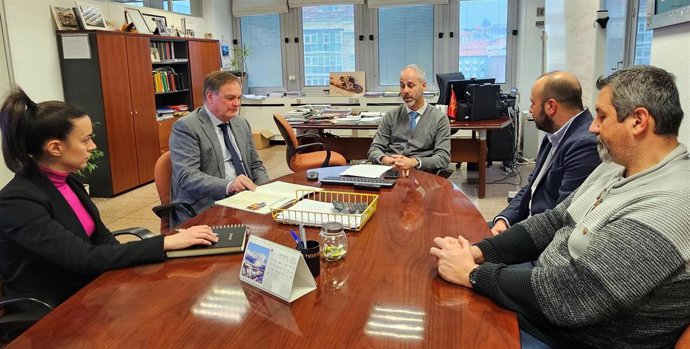 Reunión del consejero de Educación y FP, Sergio Silva, y responsables de la Fundación Laboral de la Construcción.