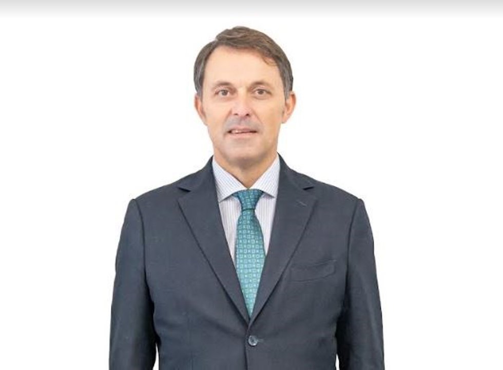 El subdirector general de Caja Rural Asturias, Rafael González.