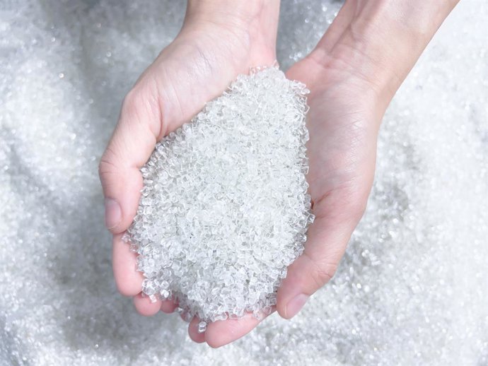 El proyecto CHEMUP II se presenta como una iniciativa innovadora centrada en transformar el escenario del reciclado de poliéster